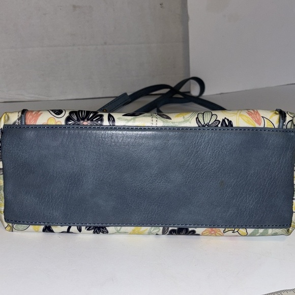 SAKROOTS LIGHT BLUE FLORAL AND BIRD TOTE VYNYL MATERIAL CREAM BREAM BACKGROUND - Picture 11 of 16